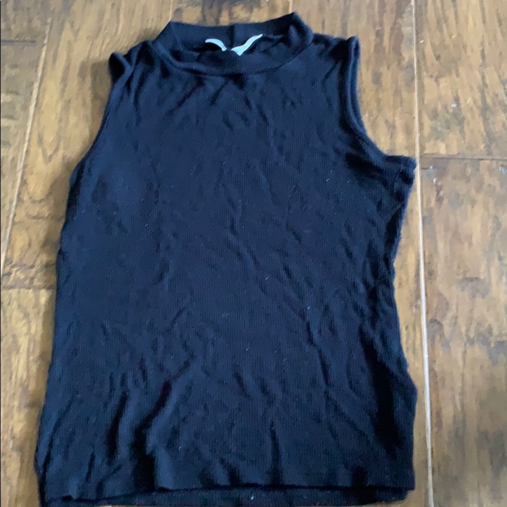 black, sleeveless fitted tank top